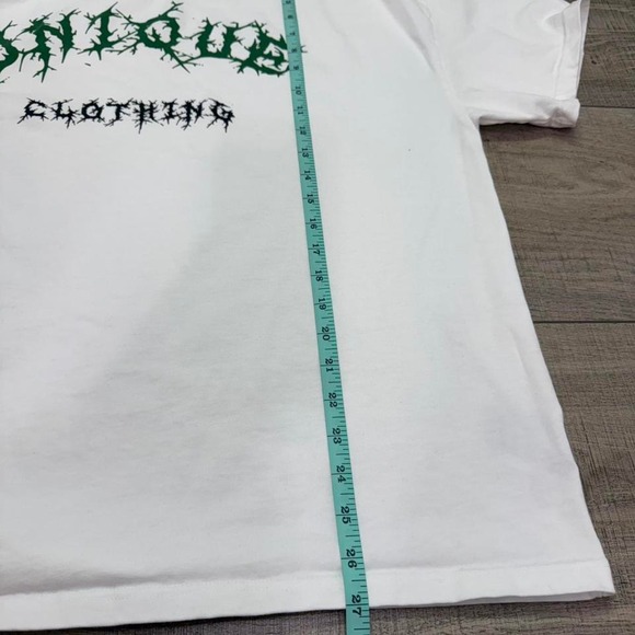 Unique Clothing Graphic Tee White Green Print – Size L - Picture 5 of 5